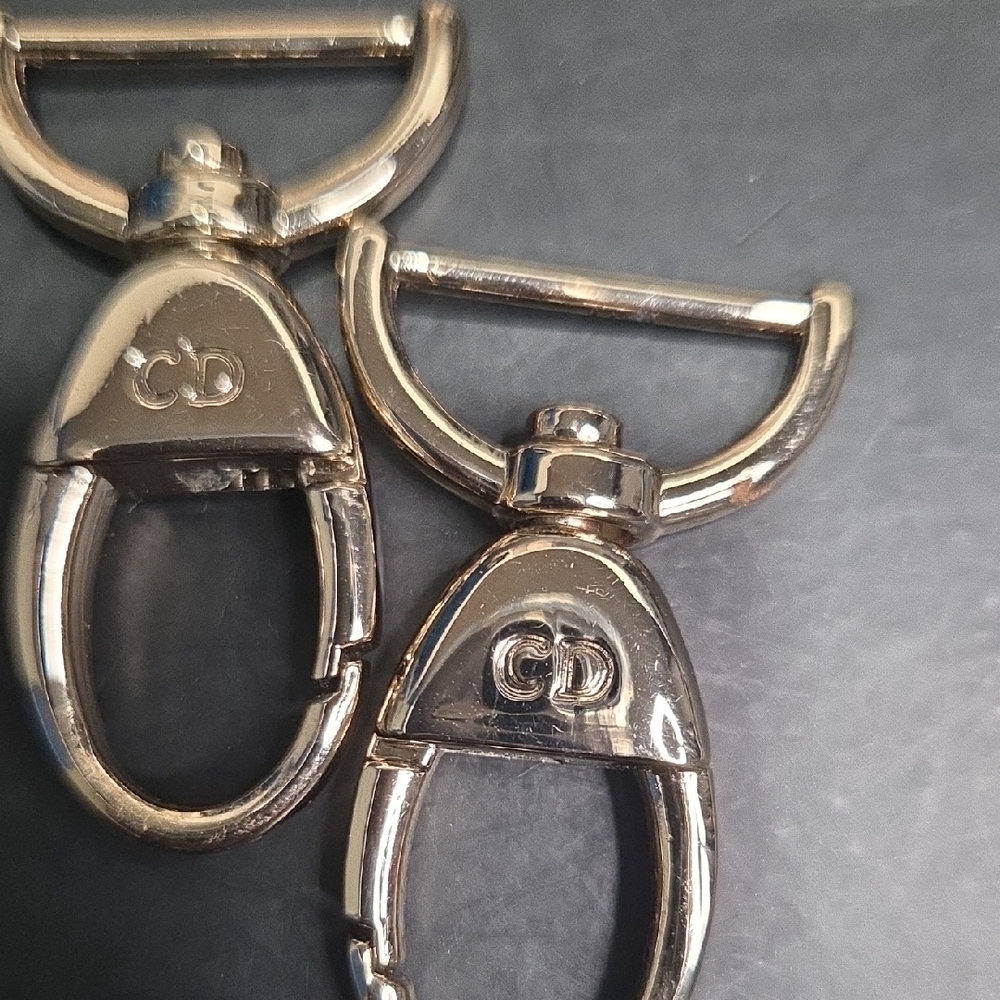 Luxurious Gold Keychain Clips - Picture 2 of 3